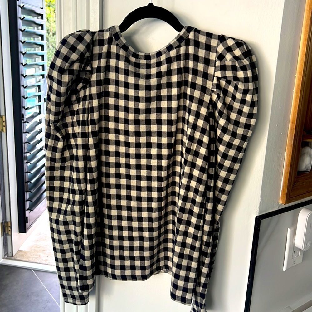 LOFT Navy gingham long sleeved puffed shoulder top size medium - Picture 2 of 4